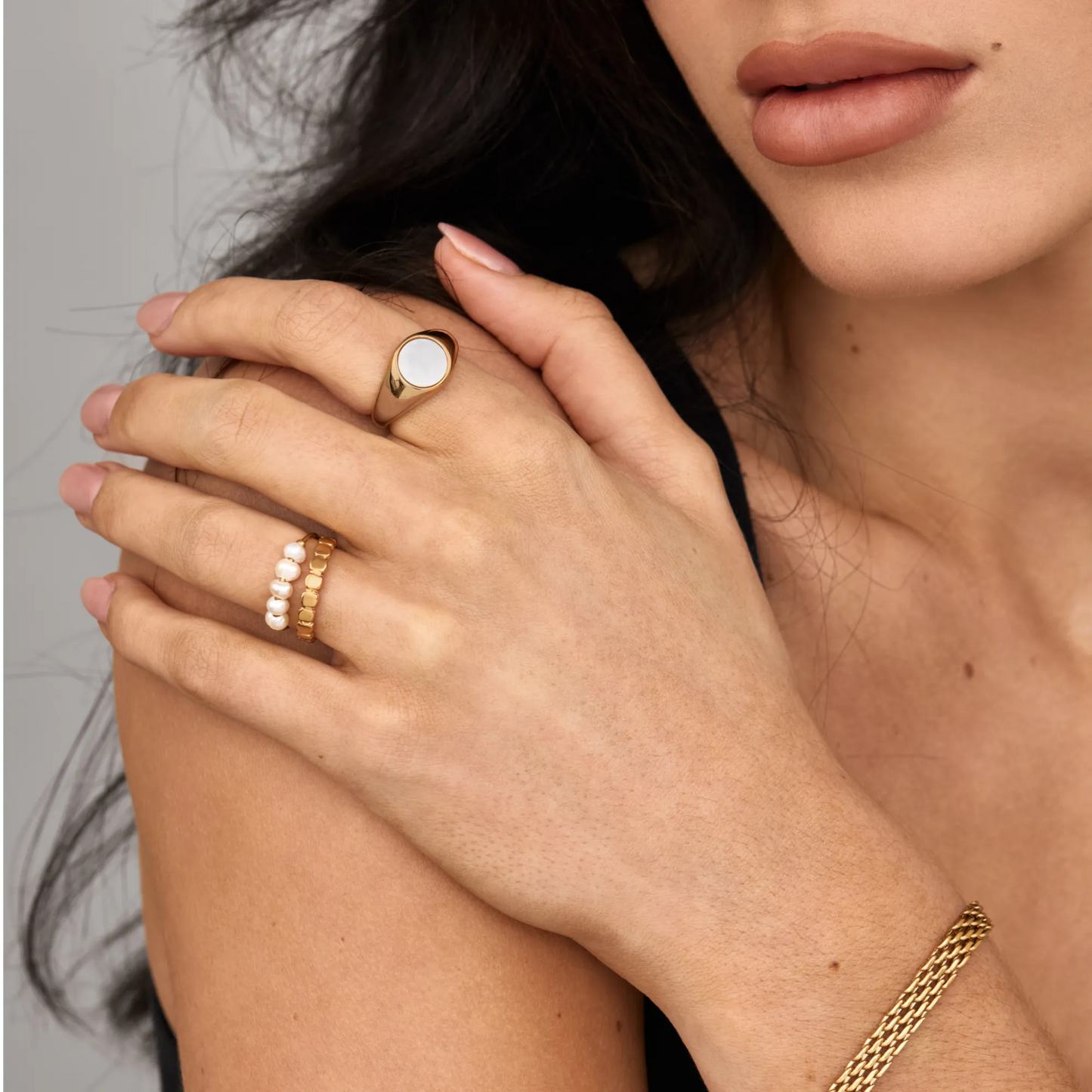 Mother of Pearl Ring | Gold-Plated | Iridescent MOP Face