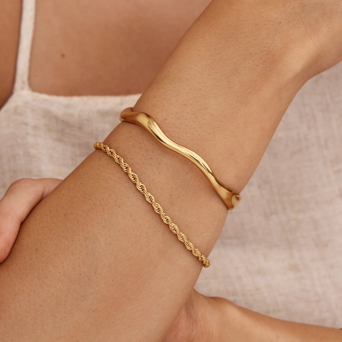 Drift Cuff Bracelet | Gold-Plated | Wave Curve Cuff