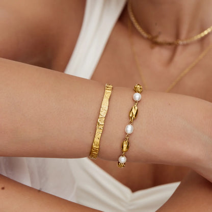 Molten Freshwater Pearl Bracelet | Gold-Plated | Pearls & Gold Nuggets