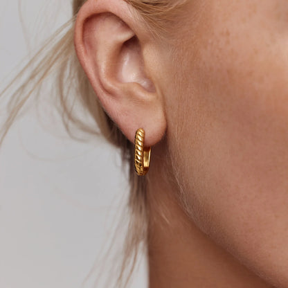 Roma Twist Huggies | 18K Gold-Plated Stainless Steel | Rope-Texture Rectangle Huggie