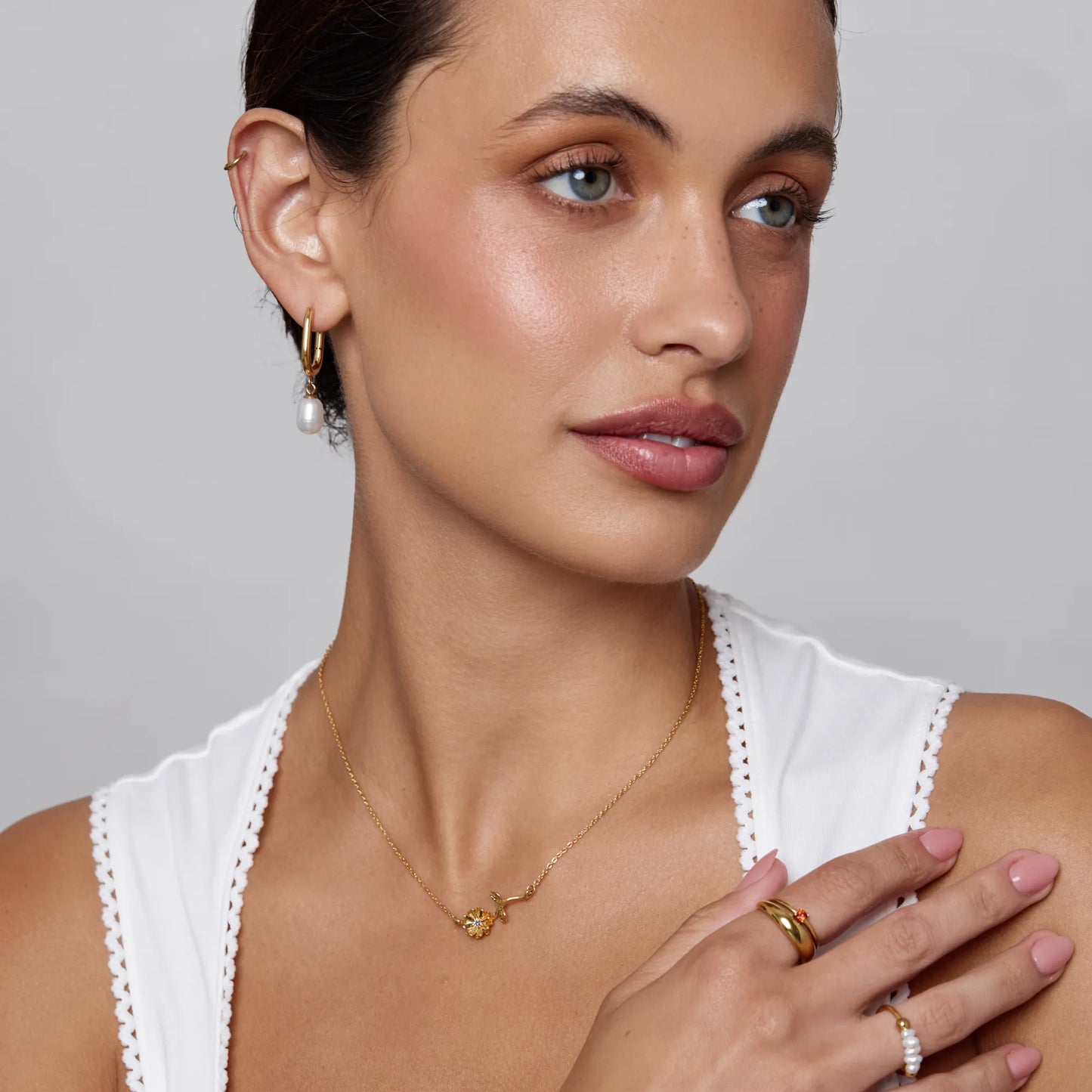 Dainty Birthflower Necklace | Gold-Plated | Birth Month Flower Pendant