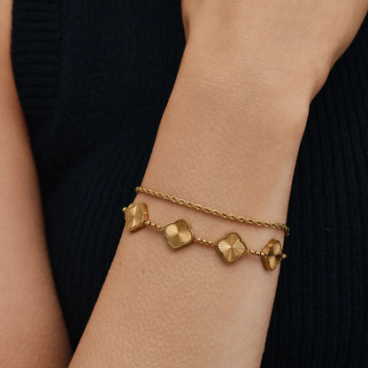 Sunburst Clover Bracelet | 18K Gold-Plated Stainless Steel | 5 Clover Links