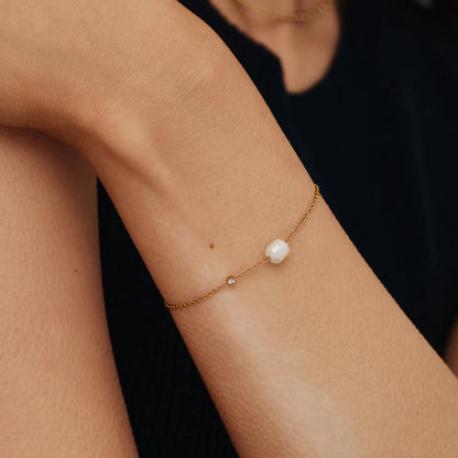 Dainty Freshwater Pearl Bracelet | Gold-Plated | Single Pearl on Chain