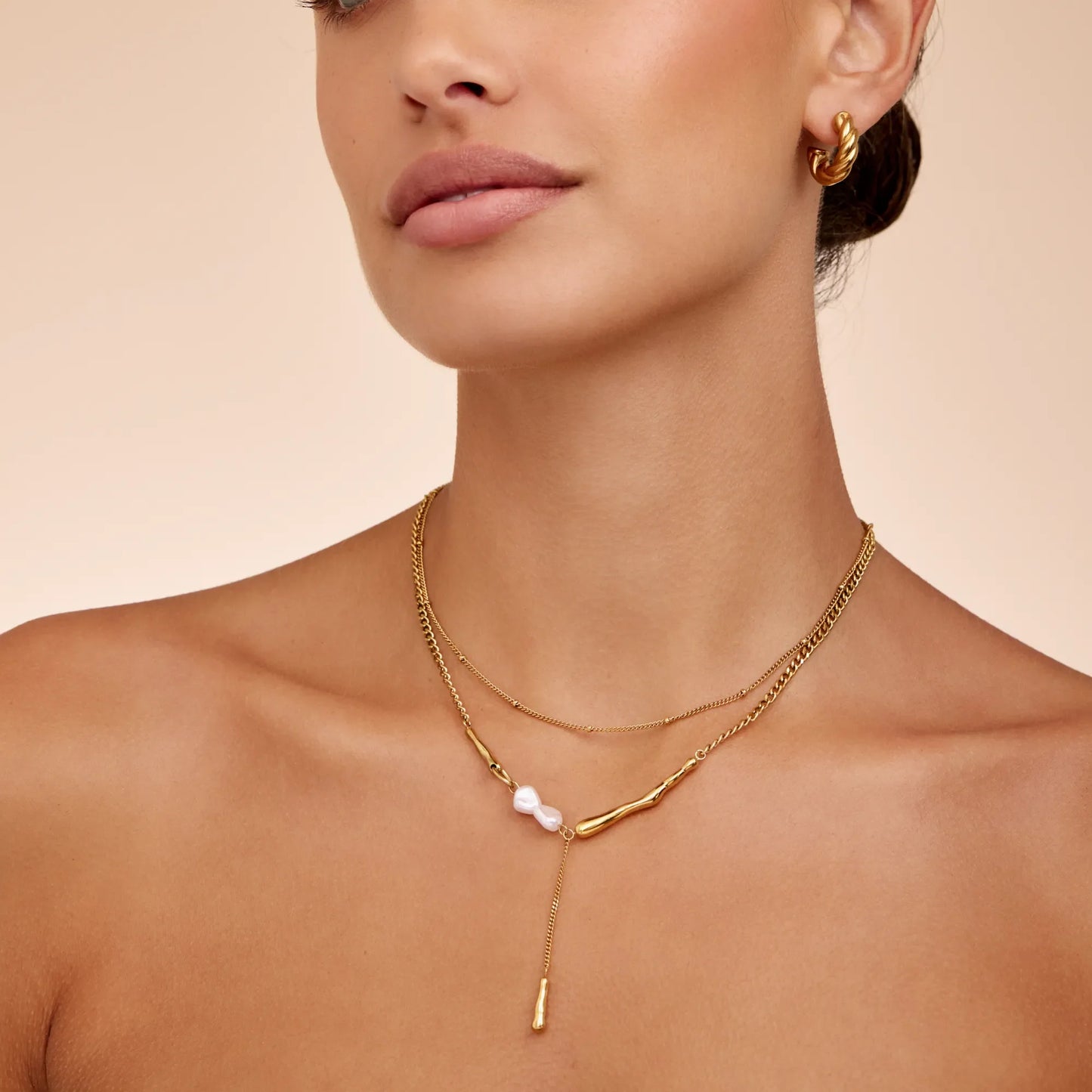 Elara Pearl Bar Necklace | 18K Gold-Plated Stainless Steel | Pearl & Gold Bar