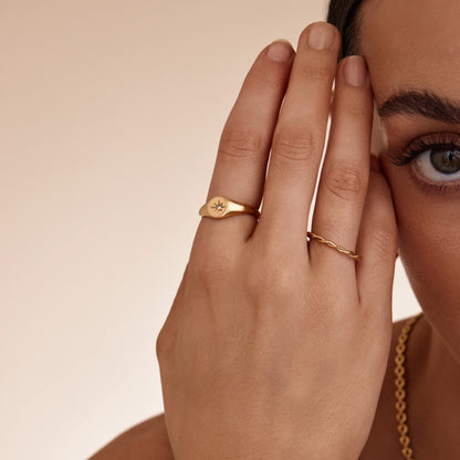 Stella Signet Ring | Gold-Plated | Starburst Engraving & Crystal