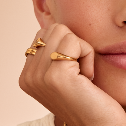 Essential Signet Ring | Gold-Plated | Smooth Flat-Top Signet