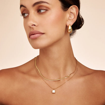 Mother of Pearl Square Pendant Necklace | 18K Gold-Plated Stainless Steel | MOP Pendant