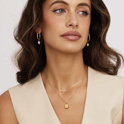 Stella Pendant Necklace | Gold-Plated | Polished Pendant & Crystal Stone