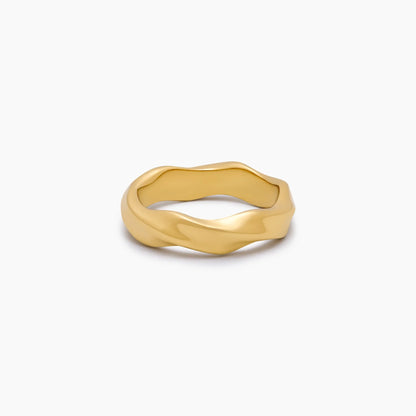 Wave Twist Ring | Gold-Plated | Sculptural Wave Band