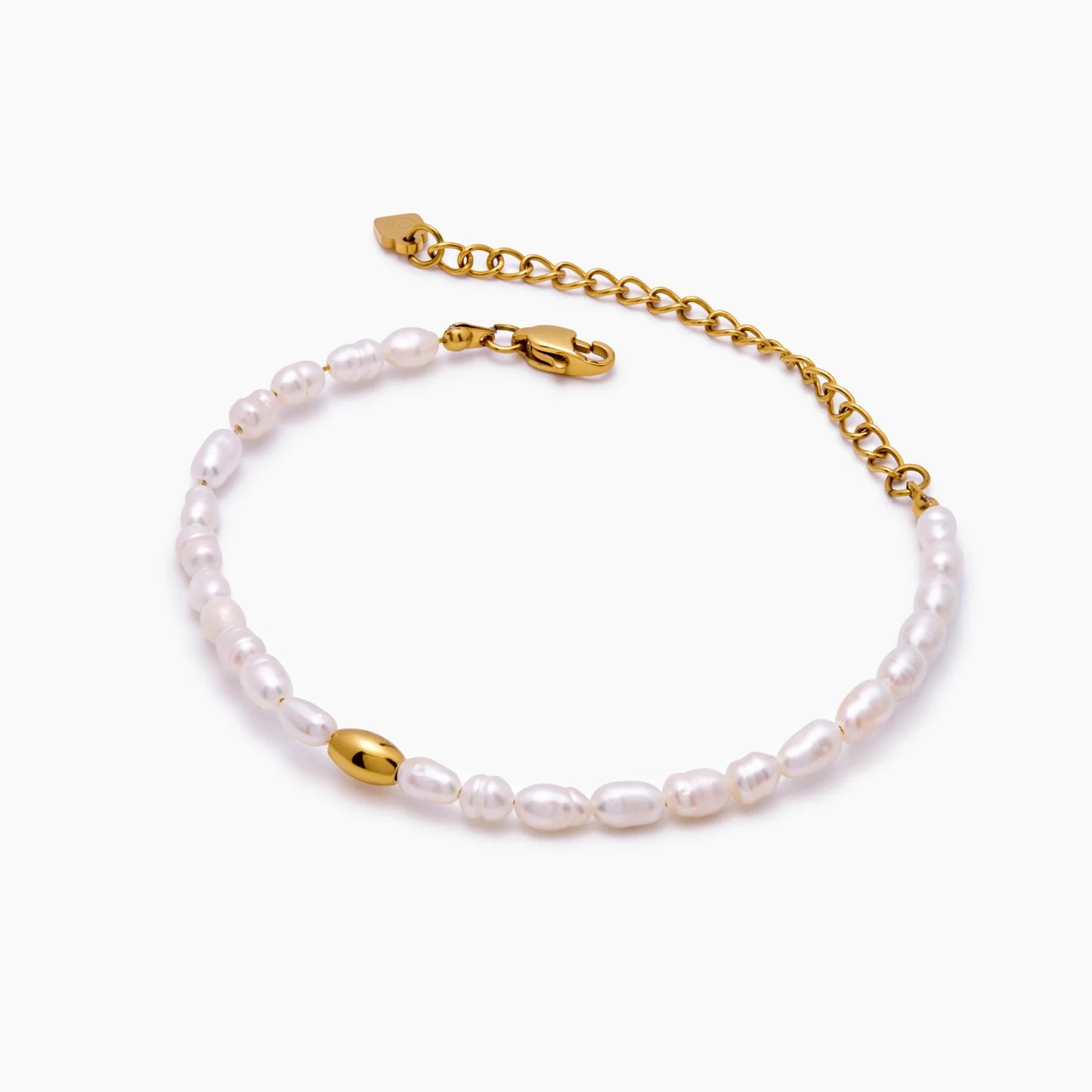 Essential Pearl Bracelet | Gold-Plated | Freshwater Pearls & Gold Center Bead