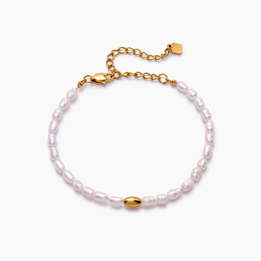 Essential Pearl Bracelet | Gold-Plated | Freshwater Pearls & Gold Center Bead